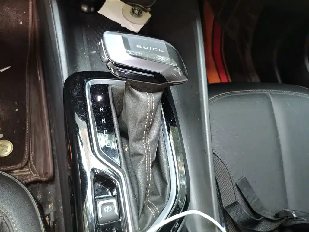 Buick Verano — миниатюра 10