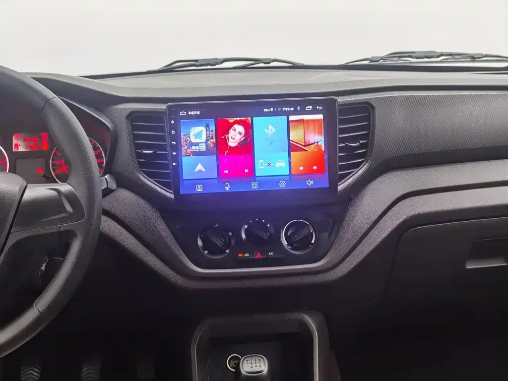 Wuling Hongguang V — миниатюра 12