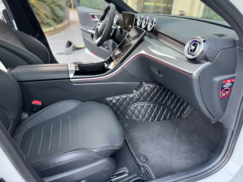 Mercedes-Benz C-Class — миниатюра 6