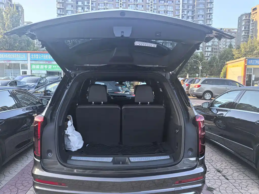 Cadillac XT6 — миниатюра 10