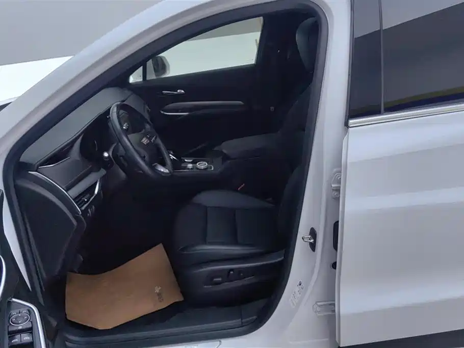 Cadillac XT4 2022 28T Luxury