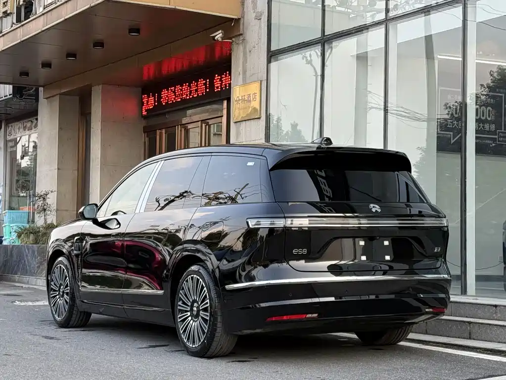 NIO ES8 2026 мест Executive Luxury