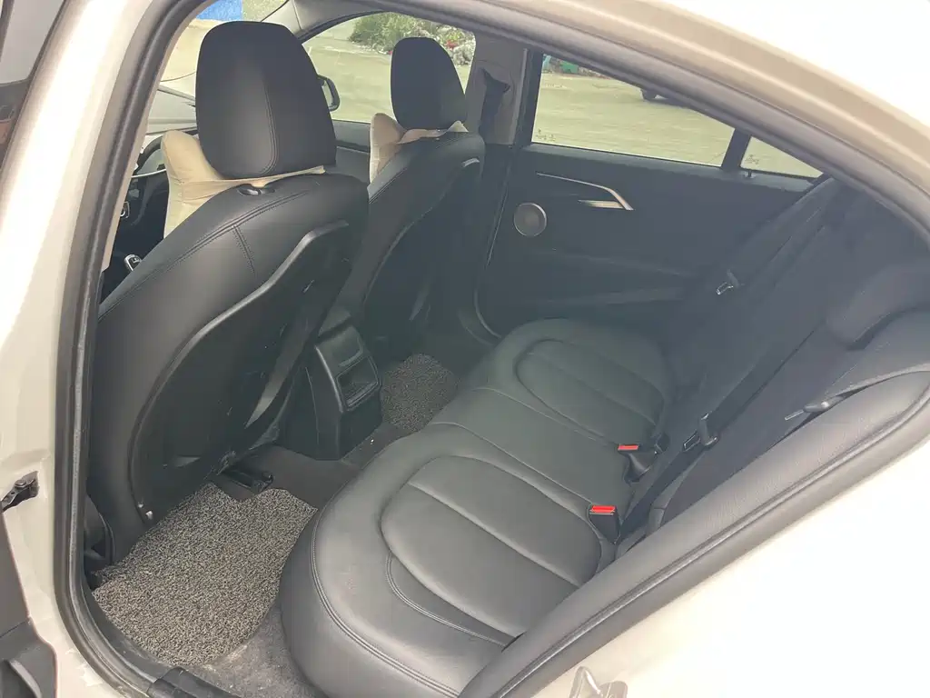 BMW 1 Series - фото 7
