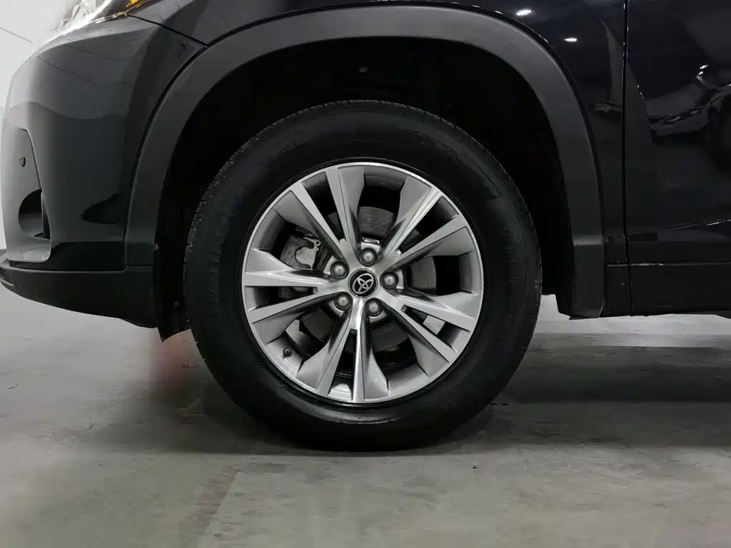 Toyota Highlander — миниатюра 17