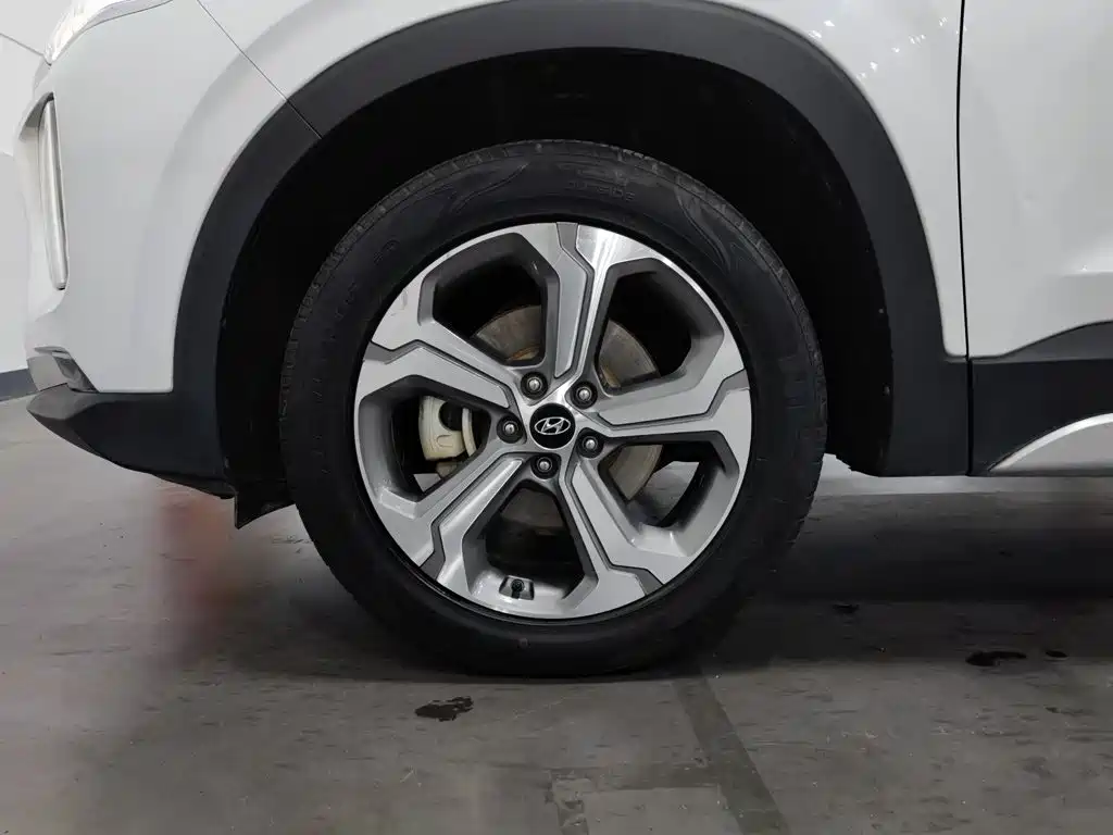 Hyundai Santa Fe — миниатюра 17