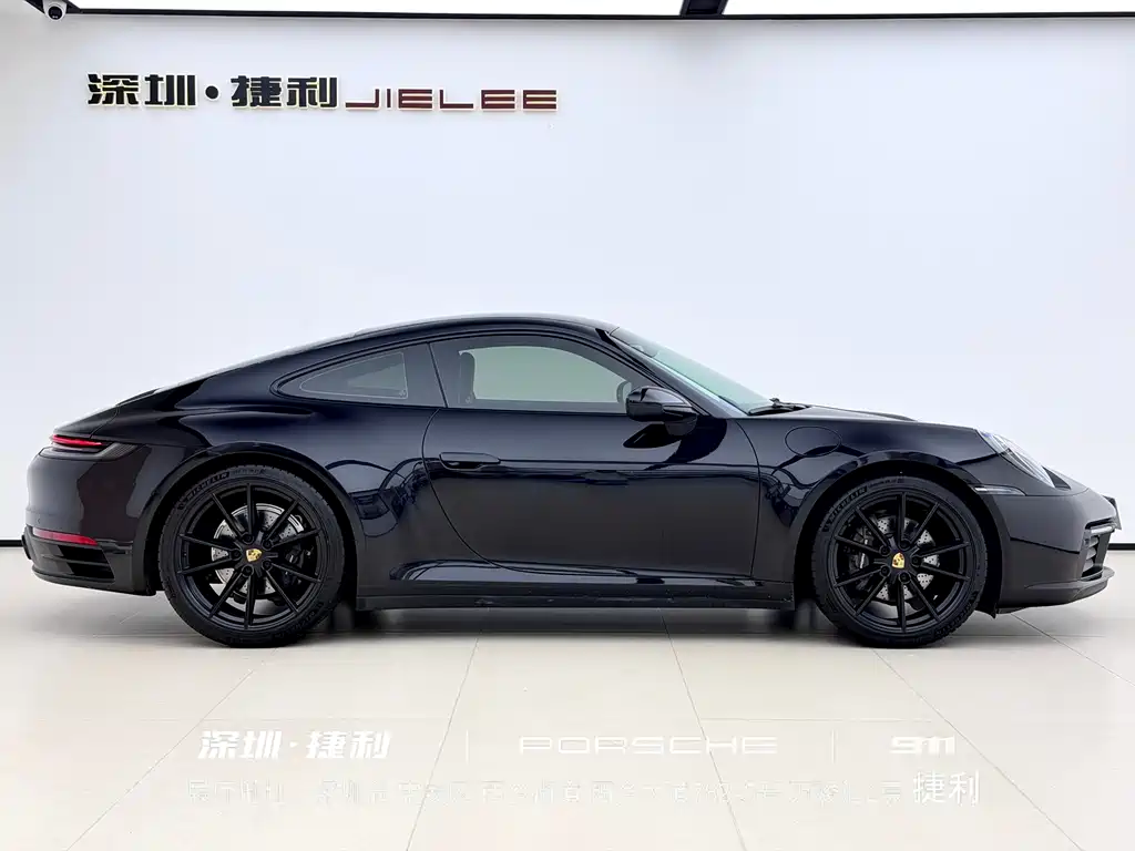 Porsche 911 2023 Carrera 3.0T