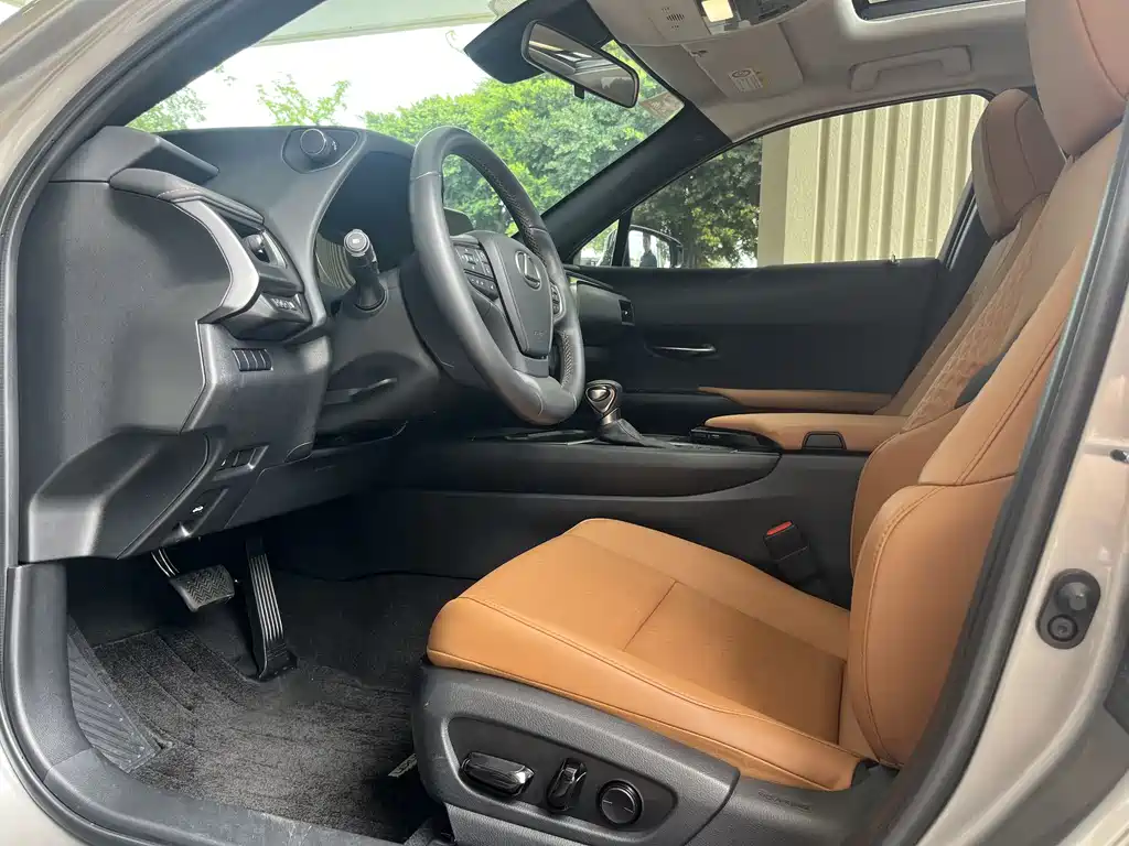 Lexus UX 2020 260h