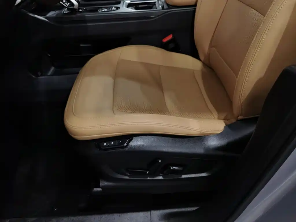 Geely Haoyue L — миниатюра 20