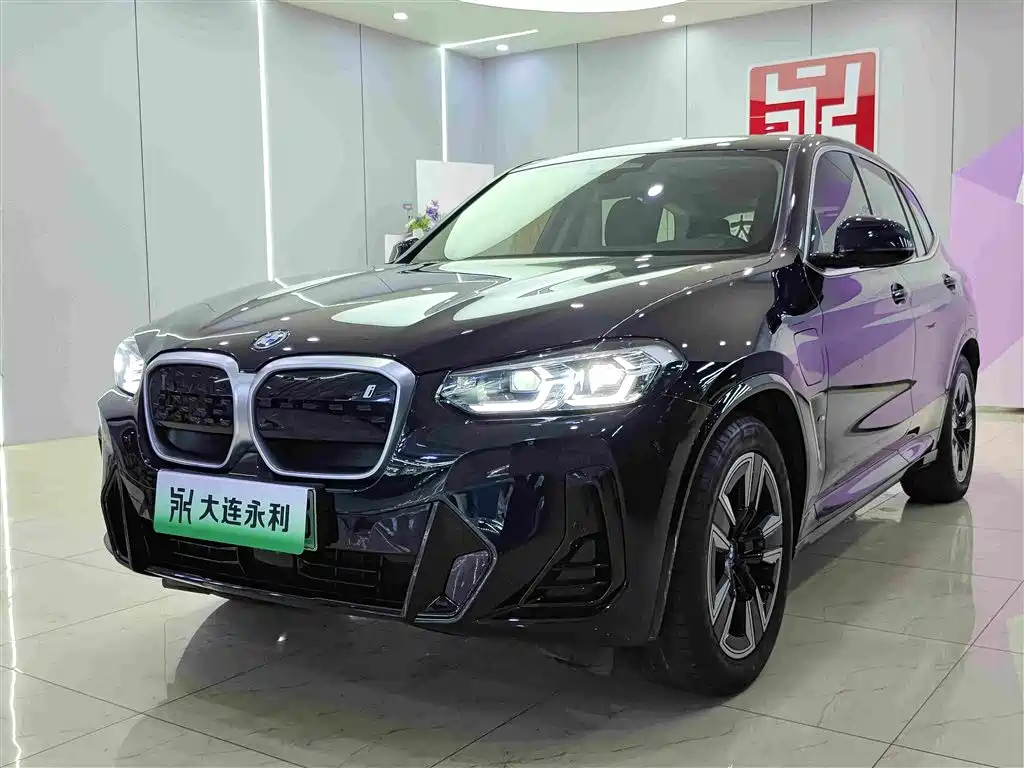 BMW iX3