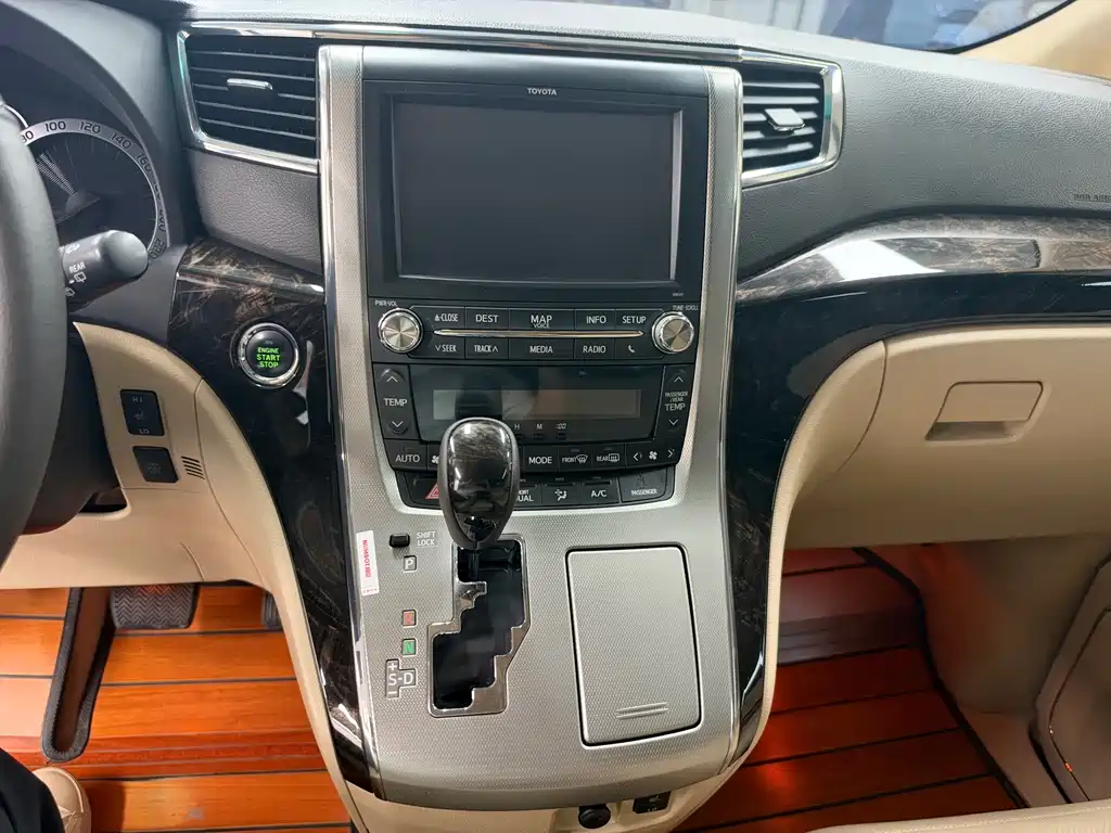 Toyota Alphard — фотографии объявления, Фото 16