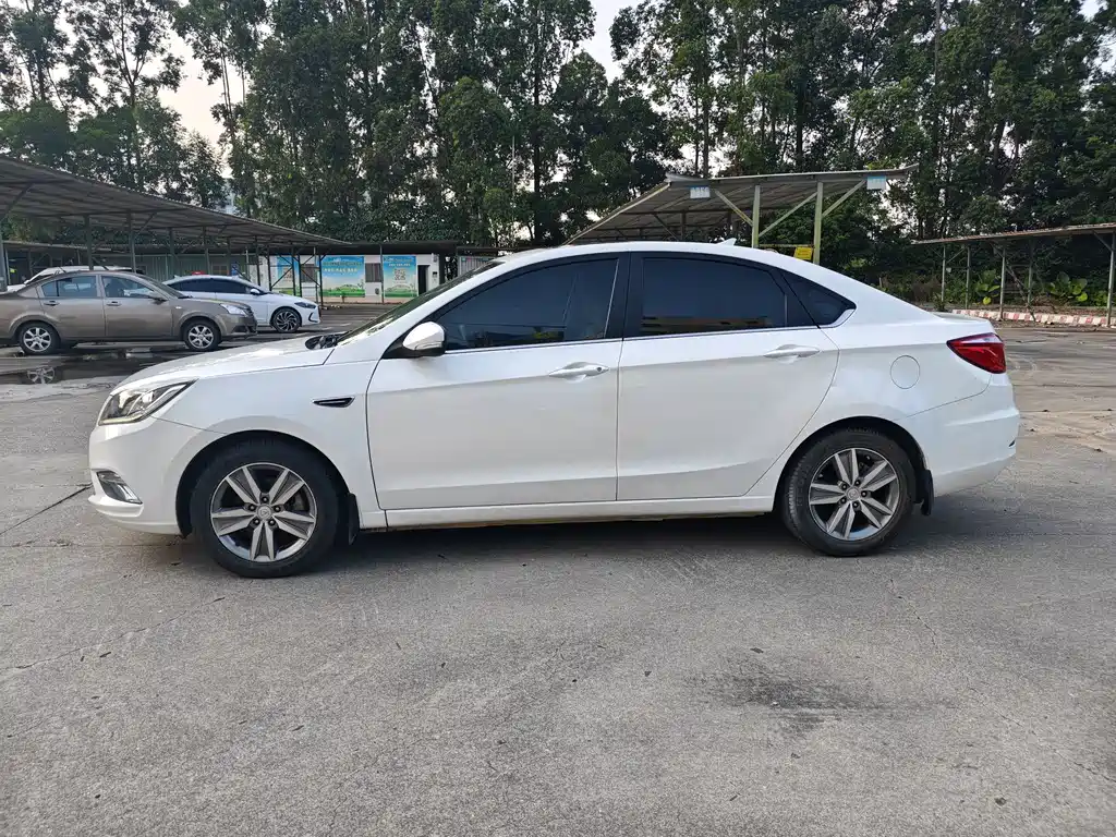 Changan Eado — миниатюра 3