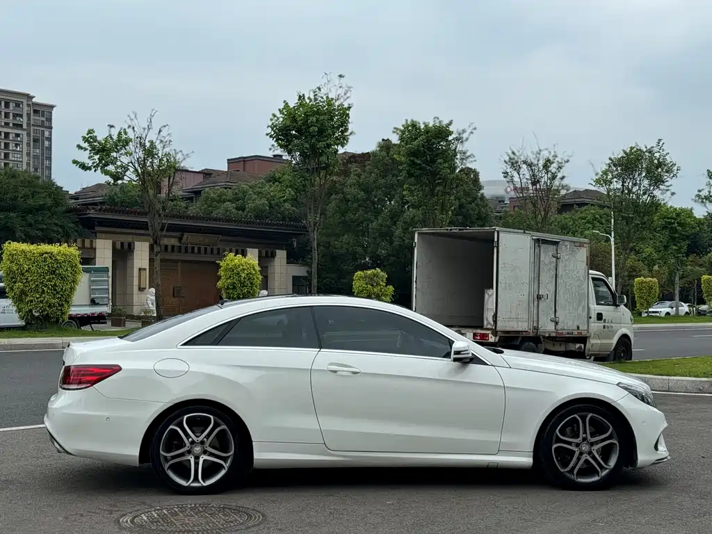 Mercedes-Benz E-Class (Import) E 260 Coupe Edition, фото 12