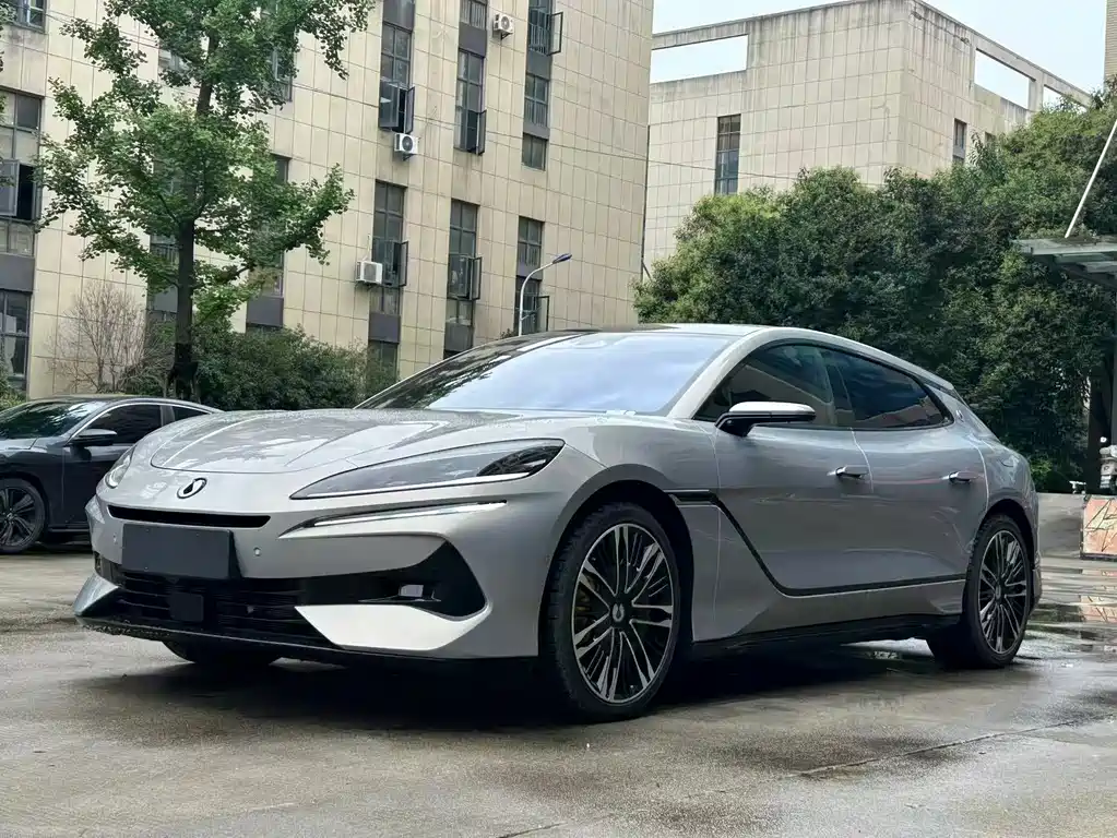 Denza Z9GT 2024 1100 Ultra