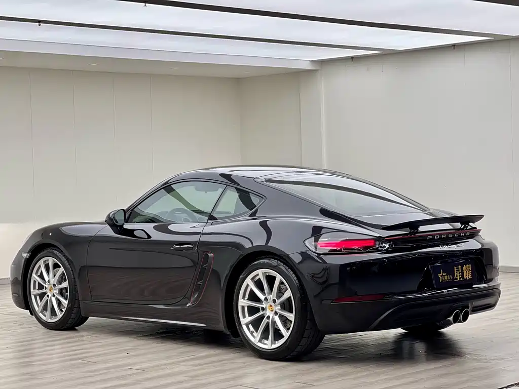 Porsche 718 2018 Cayman 2.0T