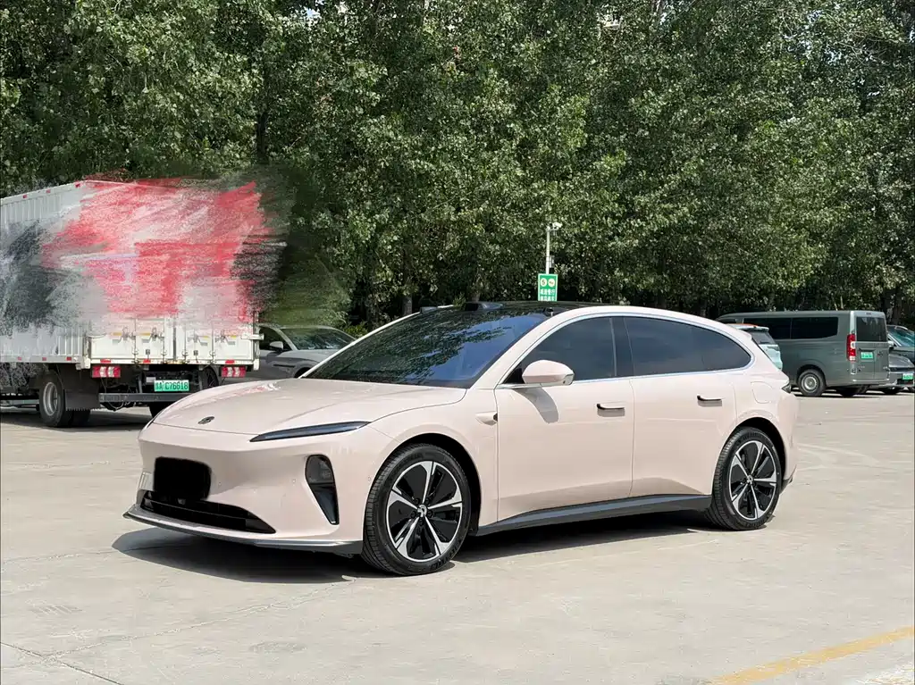 NIO ET5