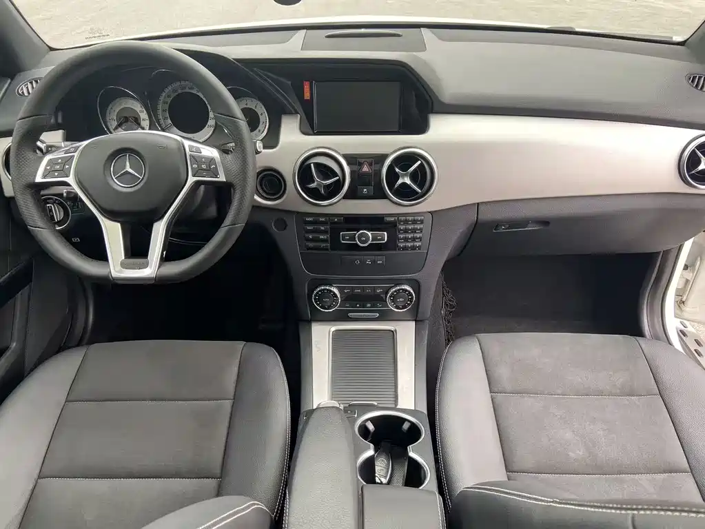 Mercedes-Benz GLK-Class — миниатюра 10