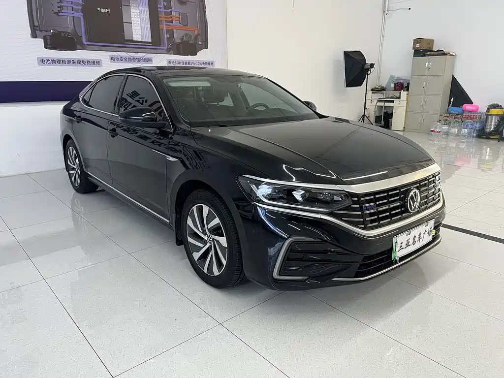 VOLKSWAGEN PASSAT NEW ENERGY