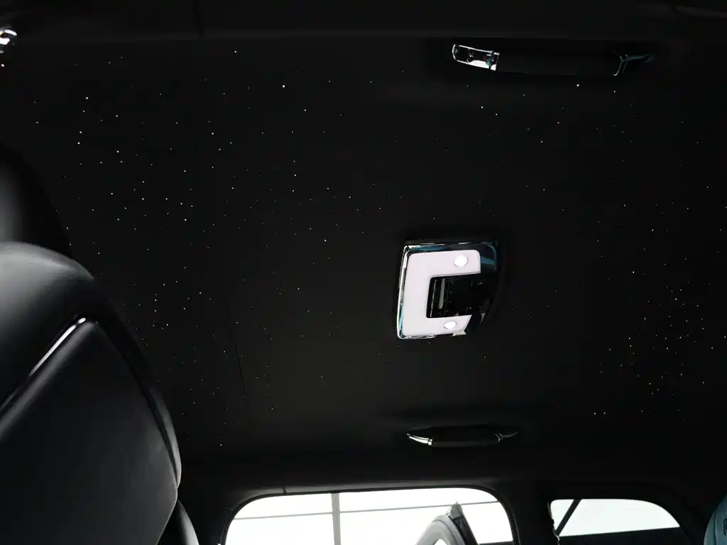 Rolls-Royce Cullinan 2024 мест