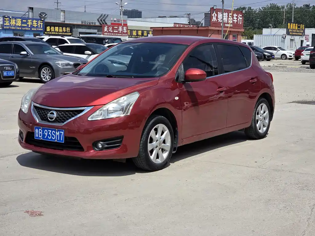 Nissan Tiida 2014
