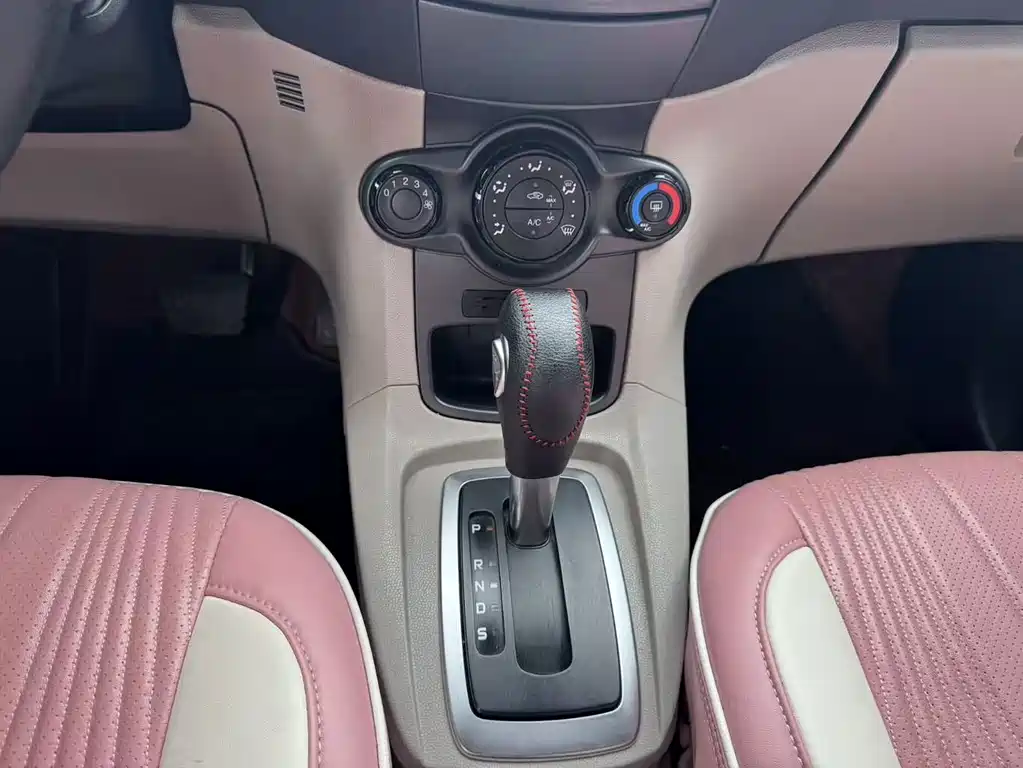 Ford Fiesta — миниатюра 14