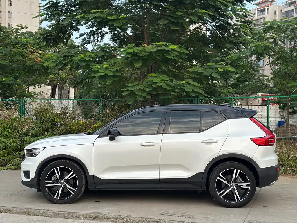 Volvo XC40 — миниатюра 3
