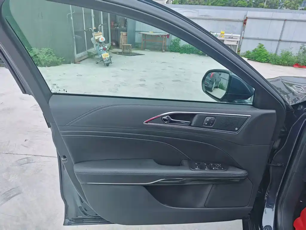 Ford Taurus — миниатюра 12