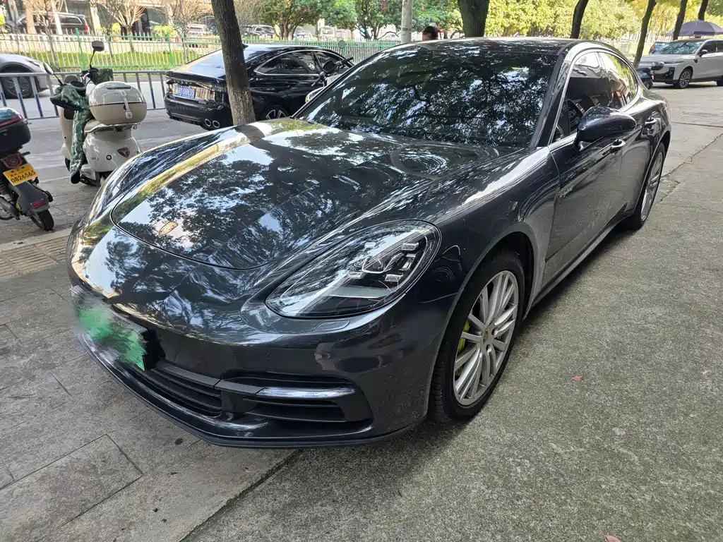 Porsche Panamera Hybrid