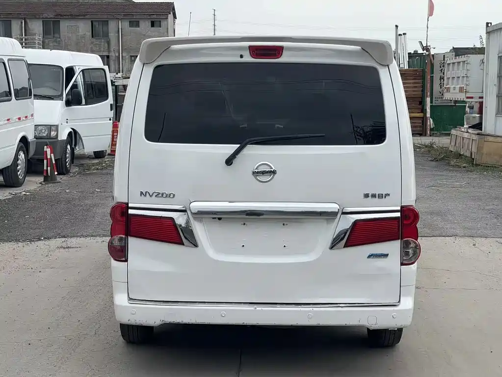 Nissan NV200 — миниатюра 12