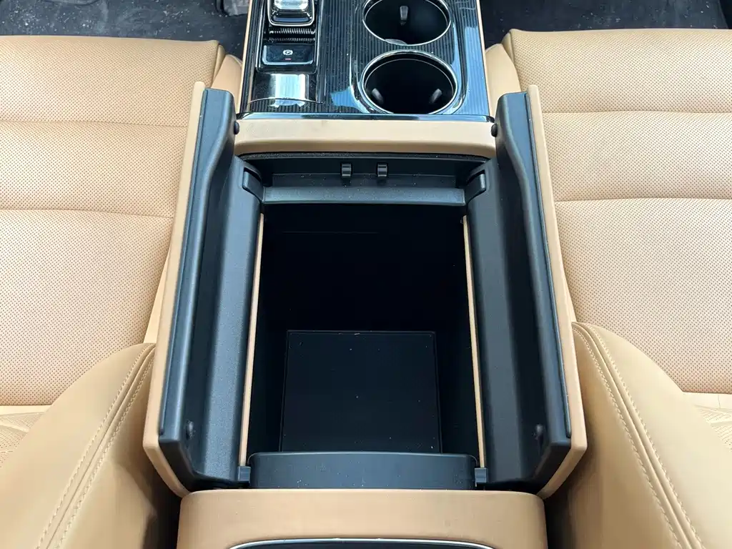 GAC Motor 传祺E8 PHEV — миниатюра 18