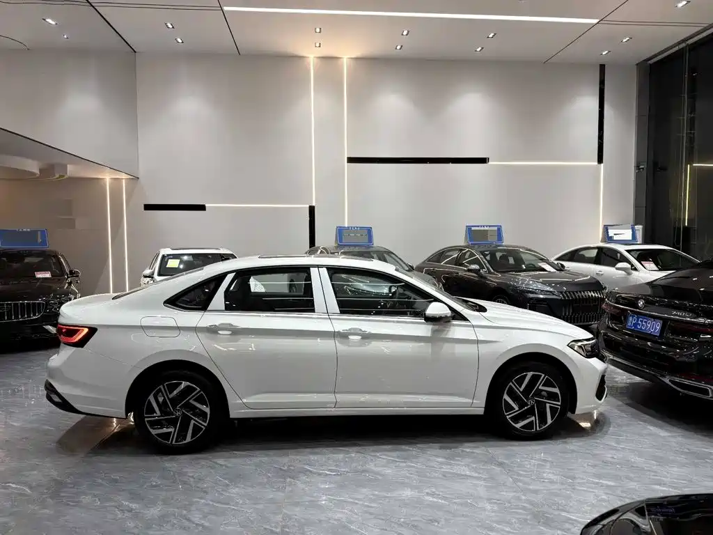 Volkswagen Sagitar — миниатюра 11