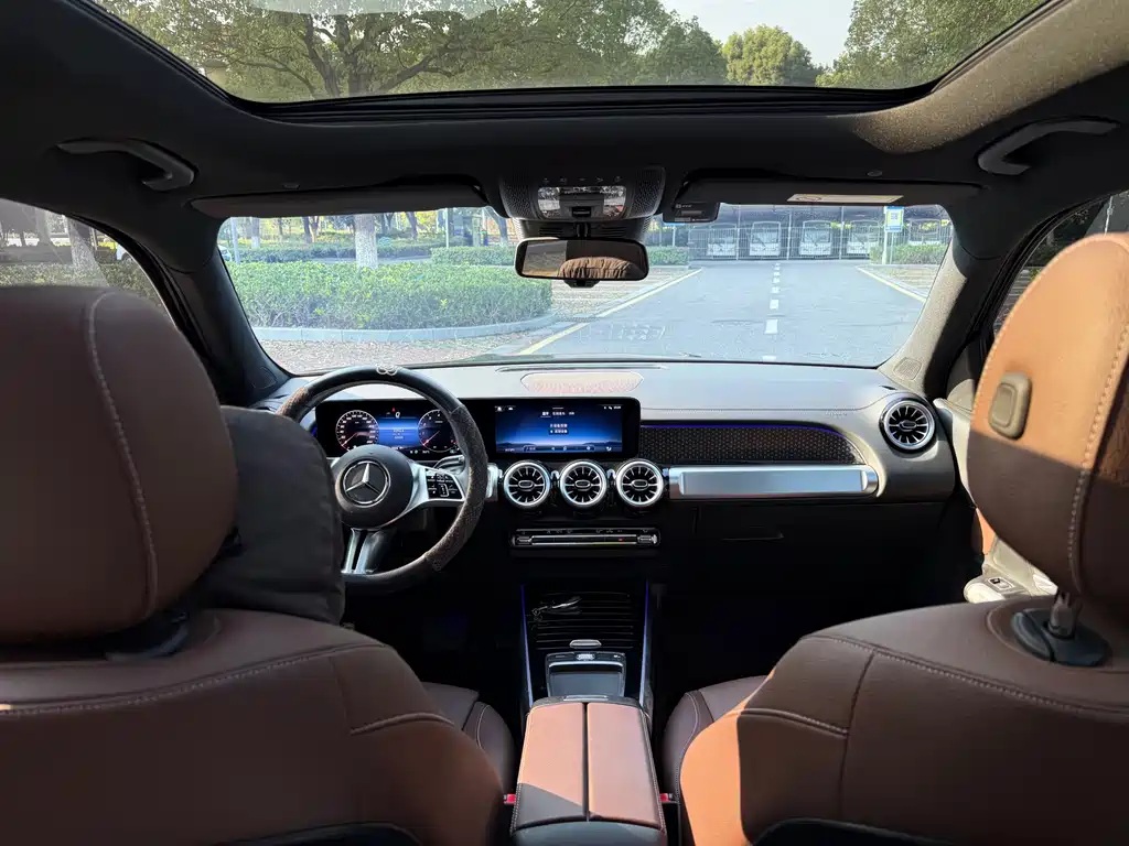 Mercedes-Benz GLB — миниатюра 12