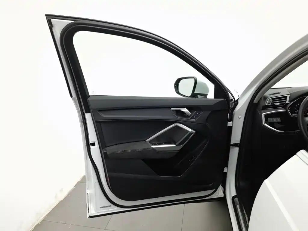 Audi Q3 — миниатюра 8