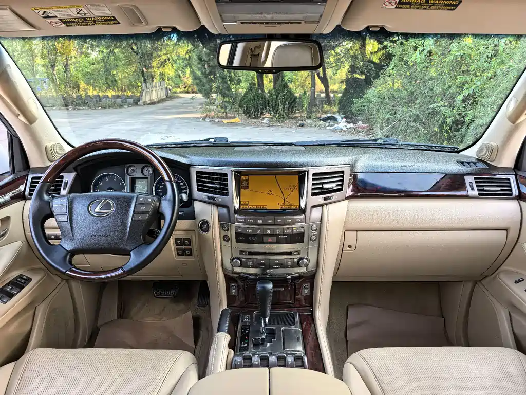Lexus LX — миниатюра 16