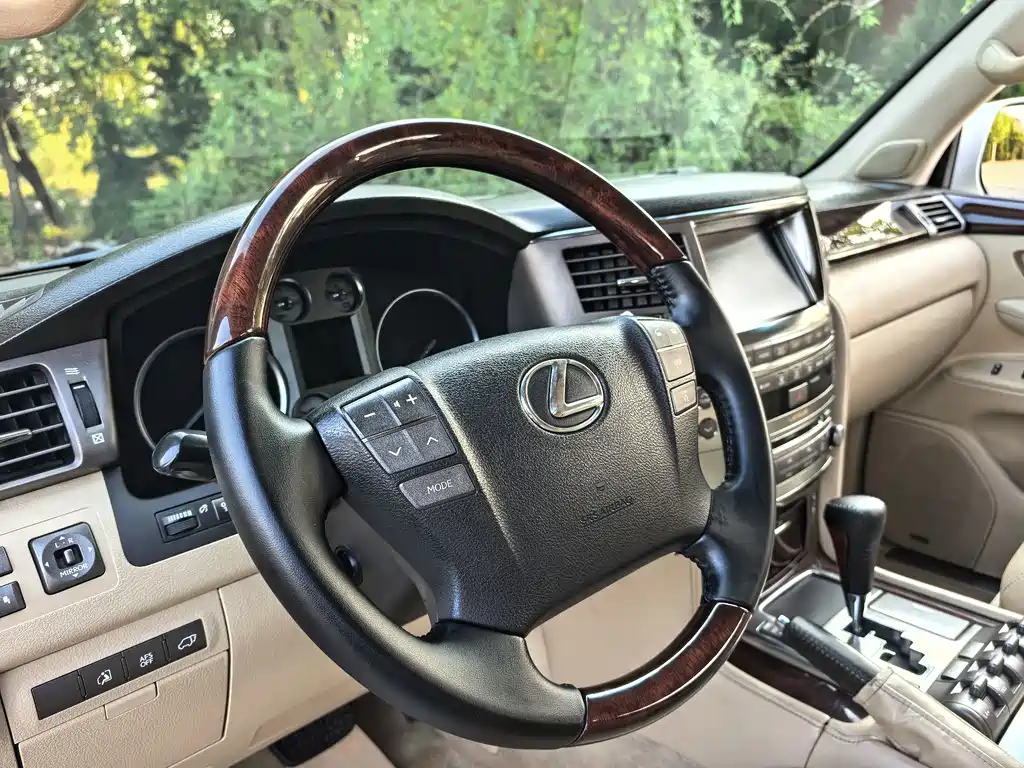 Lexus LX — миниатюра 19