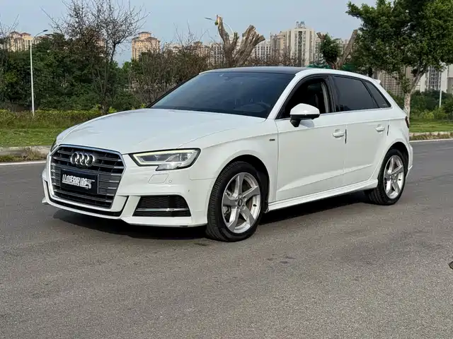 AUDI  A3