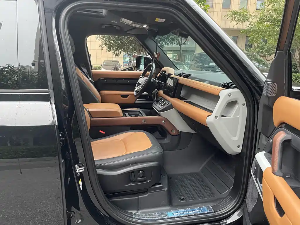 Land Rover Defender — миниатюра 14