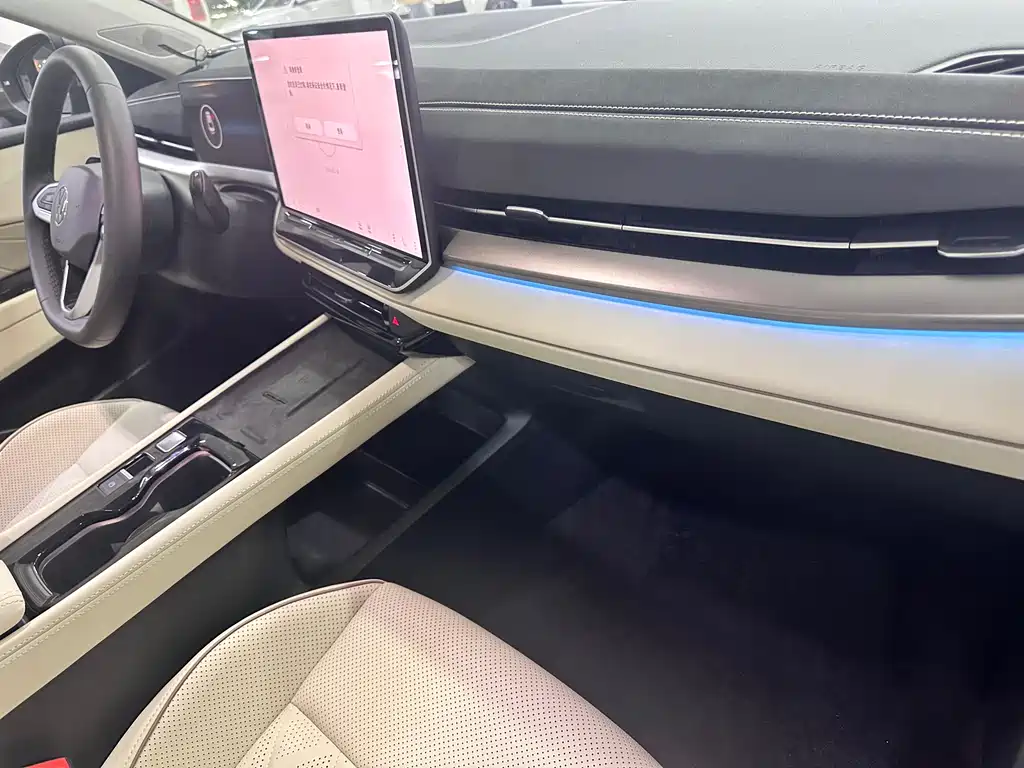 Volkswagen Sagitar 2026 L 300TSI DSG Luxury
