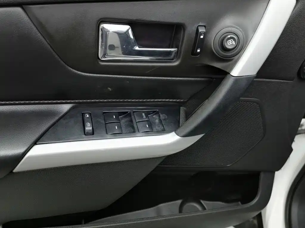 Ford Edge (Import) — миниатюра 9