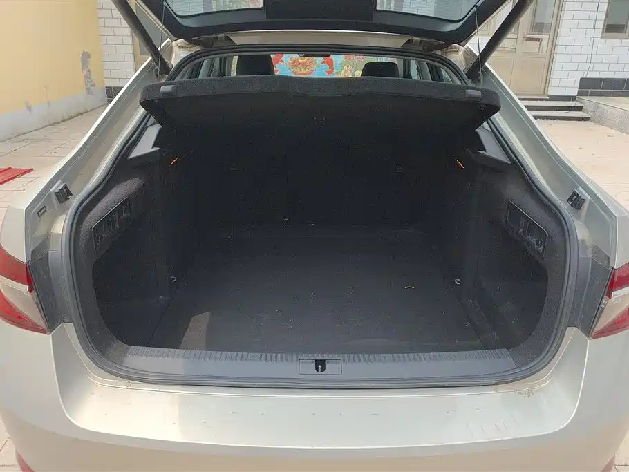 Skoda Superb 2019 TSI330 DSG Luxury
