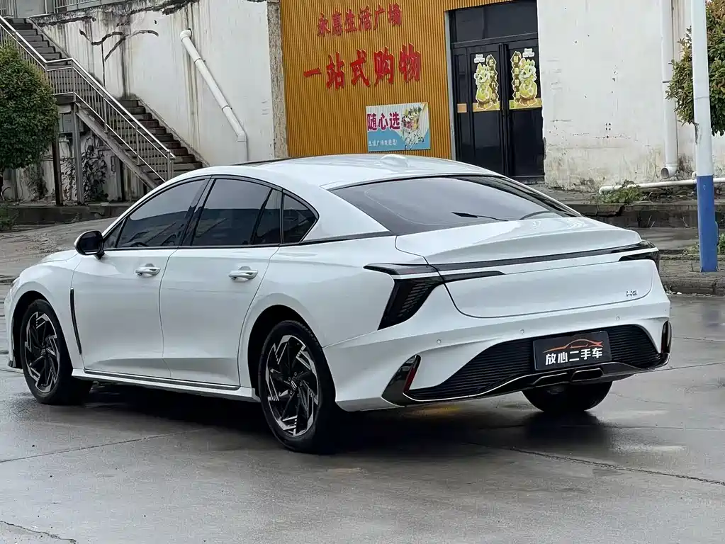 Hongqi H6 2023 2.0T