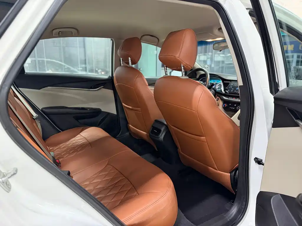 Buick Excelle — миниатюра 12