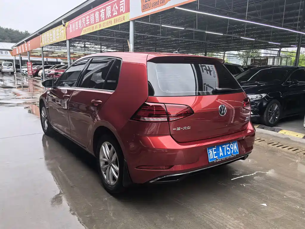 Volkswagen Golf