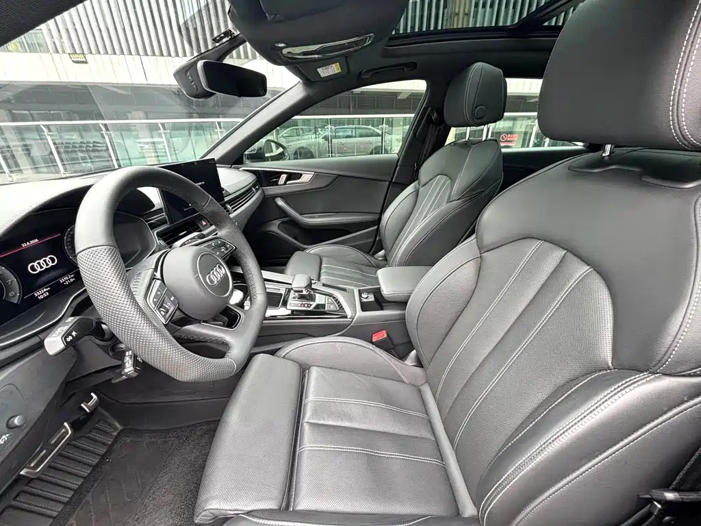 Audi A4L 2024 40 TFSI Luxury