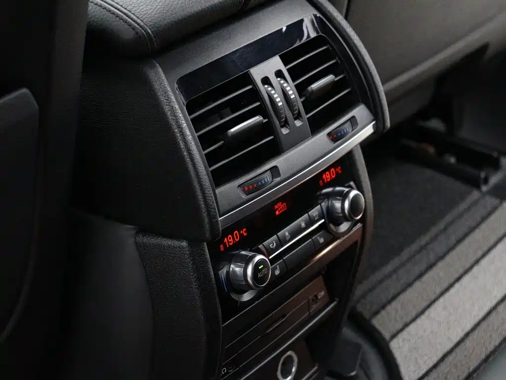 BMW X6 — миниатюра 9