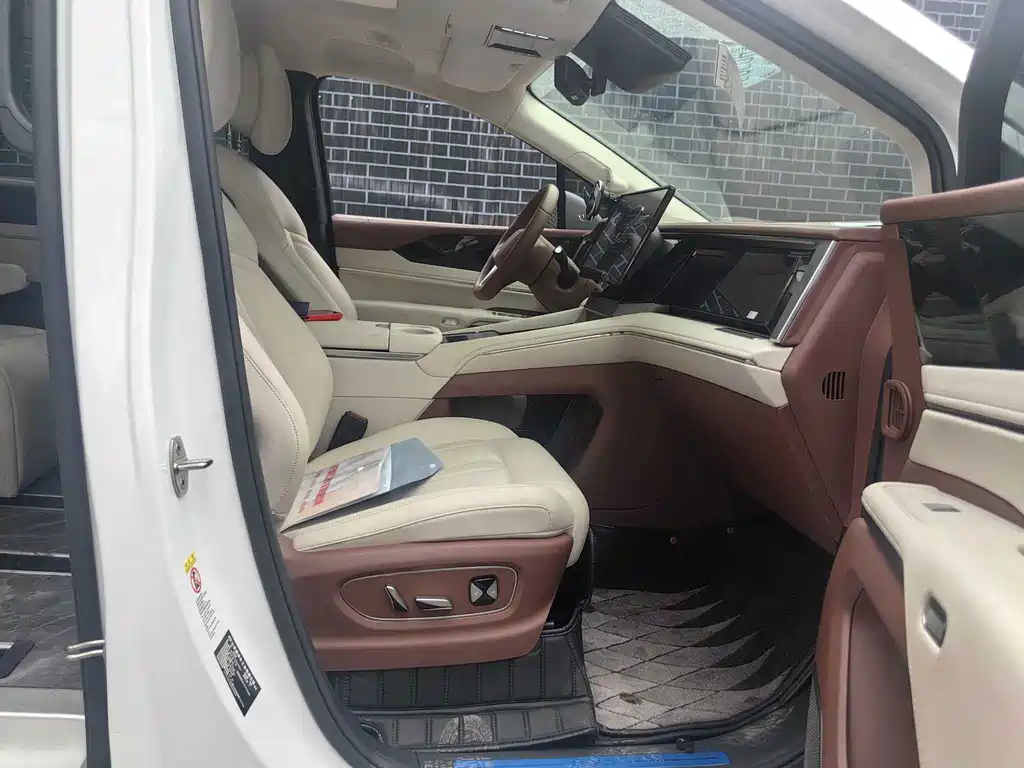 BYD Xia — миниатюра 8