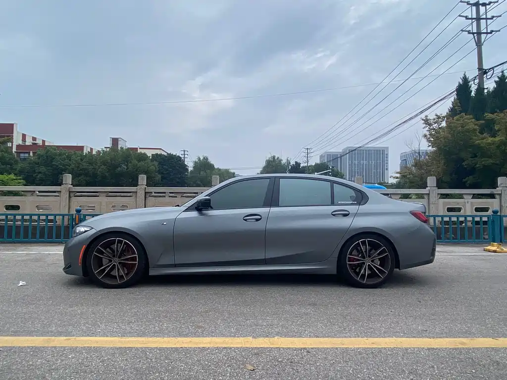 BMW 3 Series — миниатюра 3