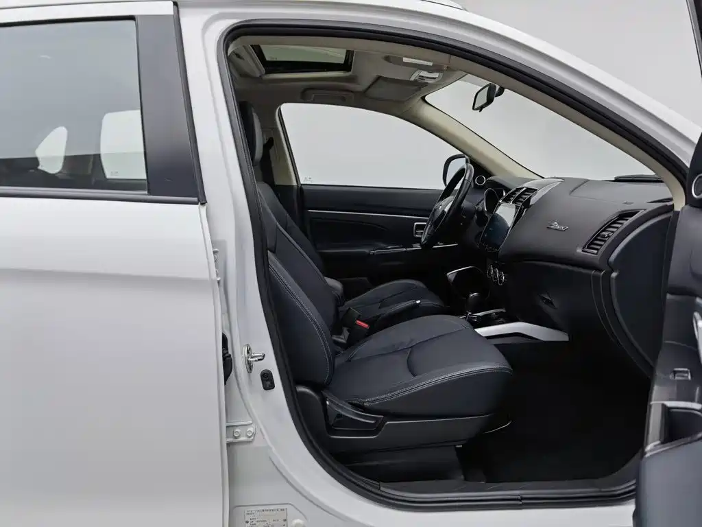 Mitsubishi ASX — миниатюра 23