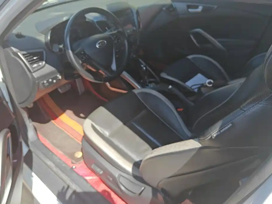 Hyundai Veloster 2012 1.6T AT Premium