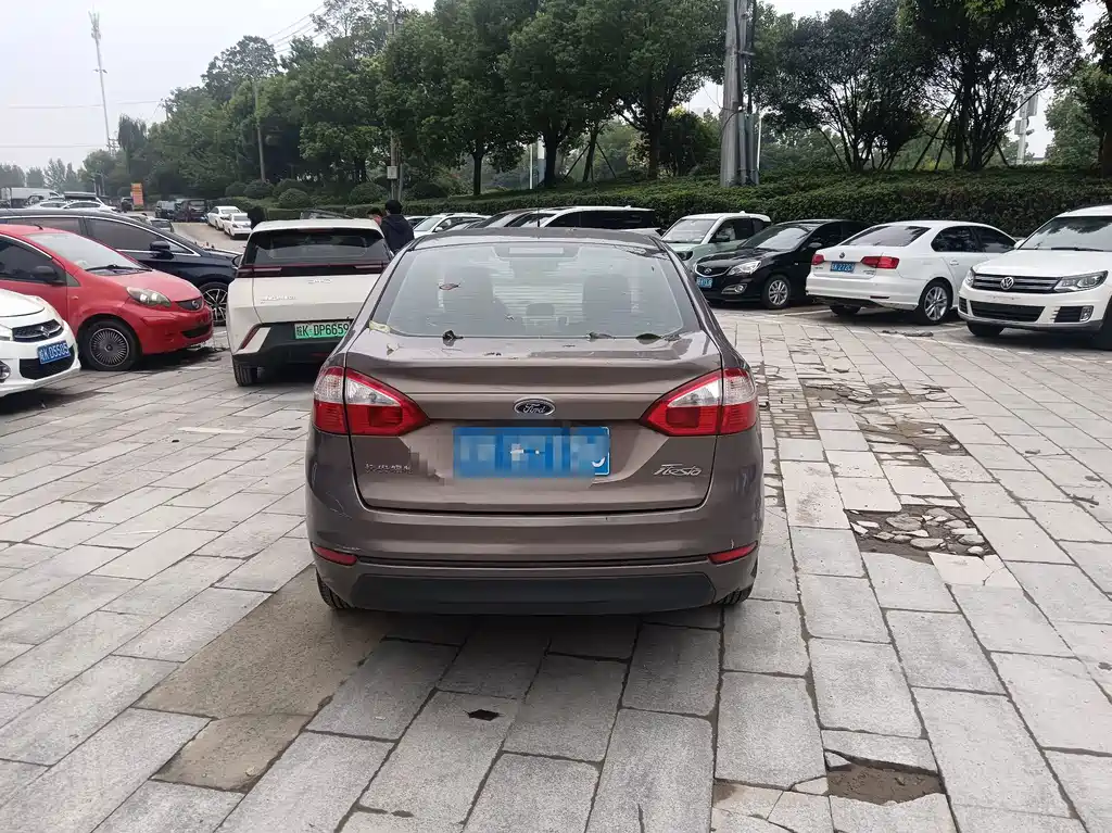 Ford Fiesta — миниатюра 8