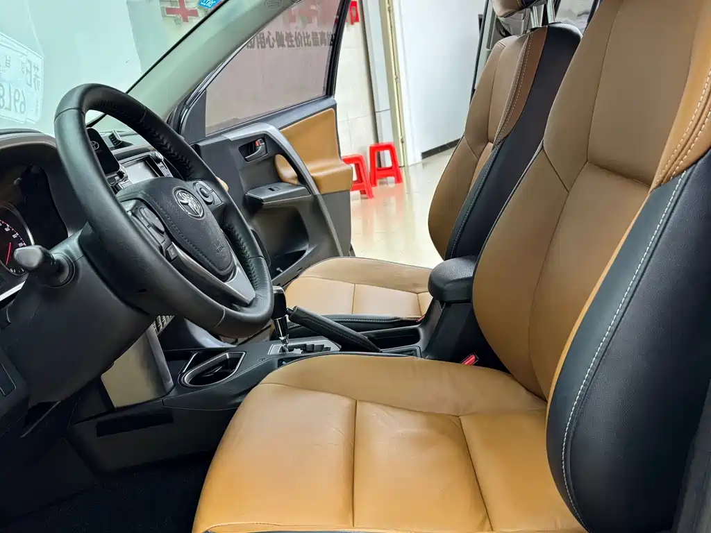 Toyota RAV4 2016 2.5L AT Elite